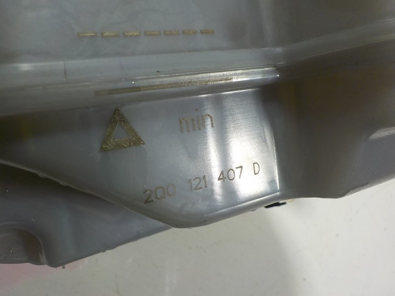 Recambio de deposito expansion para audi a1 sportback (gba) 30 tfsi s line referencia OEM IAM 2Q0121407D 2Q0121407D 