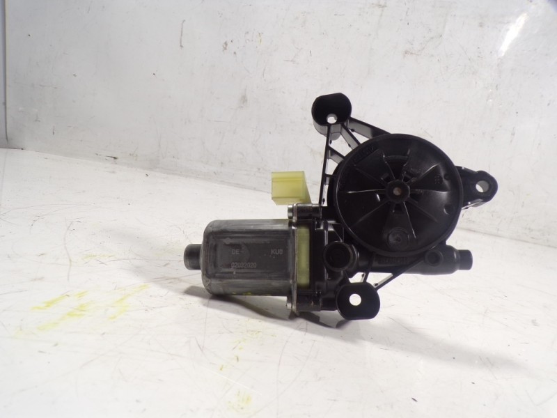 Recambio de motor elevalunas delantero izquierdo para volkswagen tiguan advance bmt referencia OEM IAM 5Q0959802C 5Q0959802C 