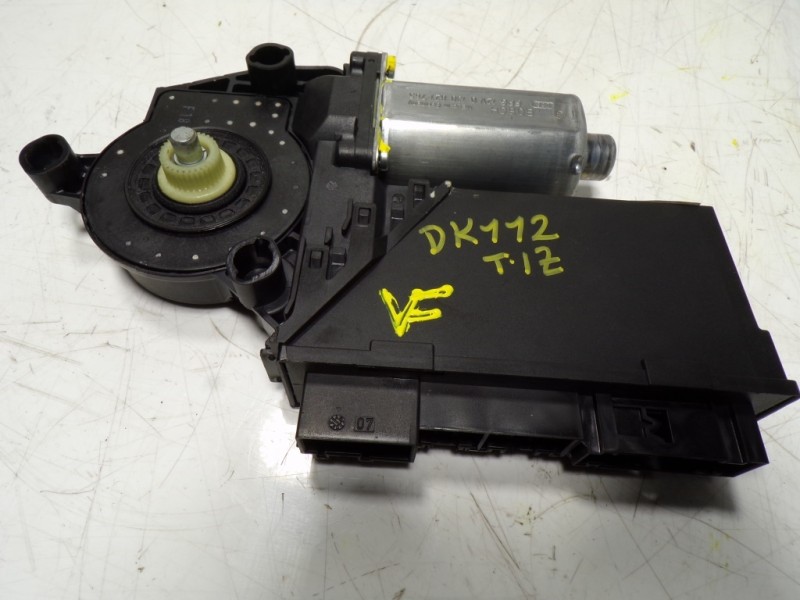 Recambio de motor elevalunas trasero izquierdo para volkswagen touareg (7l6) 3.0 v6 tdi dpf referencia OEM IAM 7L0959703D058 3D0