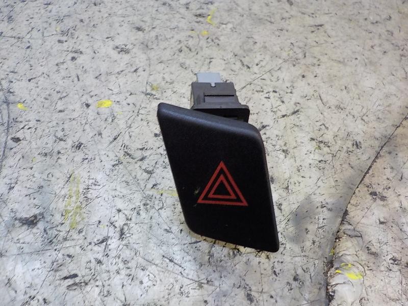 Recambio de warning para toyota yaris 1.4 turbodiesel cat referencia OEM IAM 843320D020 843320D020 