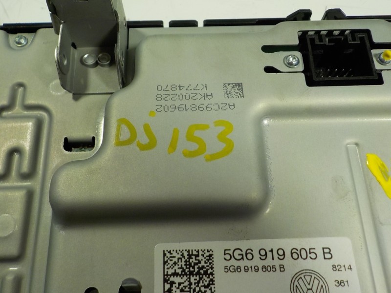 Recambio de pantalla multifuncion para volkswagen tiguan advance bmt referencia OEM IAM 5G6919605B 5G6919605B A2C1967770101