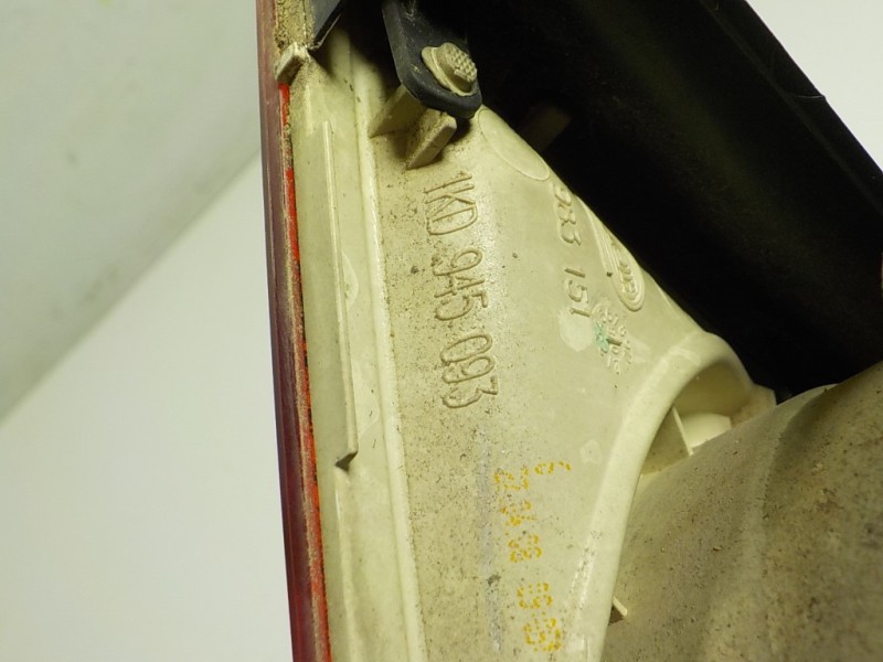 Recambio de piloto trasero izquierdo interior para volkswagen jetta (1k2) 1.9 tdi referencia OEM IAM  1KD945093 