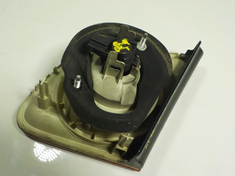 Recambio de piloto trasero izquierdo interior para volkswagen jetta (1k2) 1.9 tdi referencia OEM IAM  1KD945093 