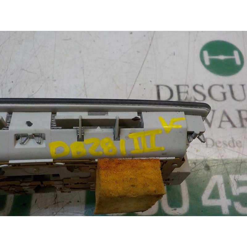 Recambio de piloto interior para renault laguna ii grandtour (kg0) 1.9 dci diesel fap referencia OEM IAM   