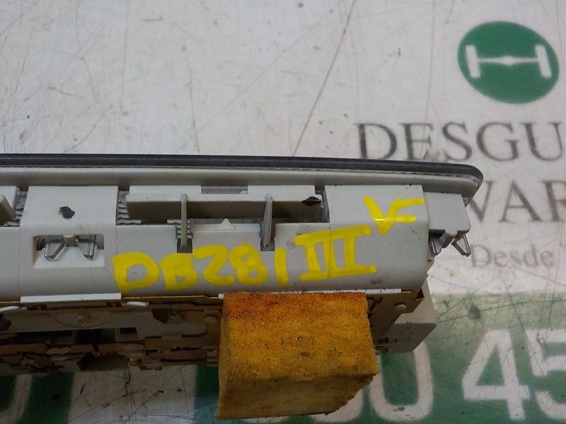 Recambio de piloto interior para renault laguna ii grandtour (kg0) 1.9 dci diesel fap referencia OEM IAM   