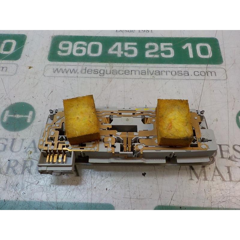 Recambio de piloto interior para renault laguna ii grandtour (kg0) 1.9 dci diesel fap referencia OEM IAM   