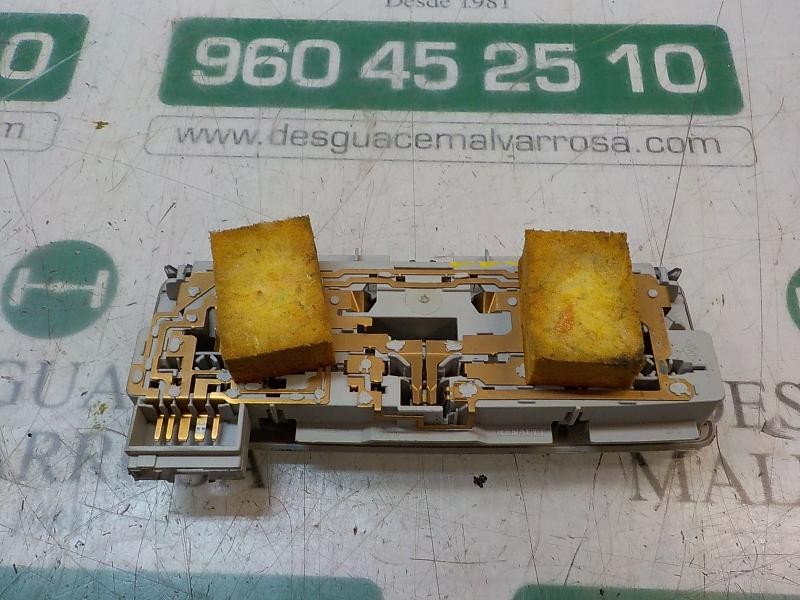 Recambio de piloto interior para renault laguna ii grandtour (kg0) 1.9 dci diesel fap referencia OEM IAM   