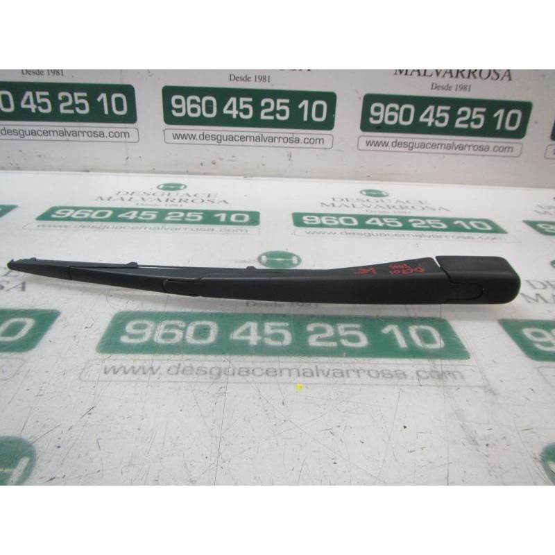 Recambio de brazo limpia trasero para kia cee´d sporty wagon active referencia OEM IAM 988111H000  