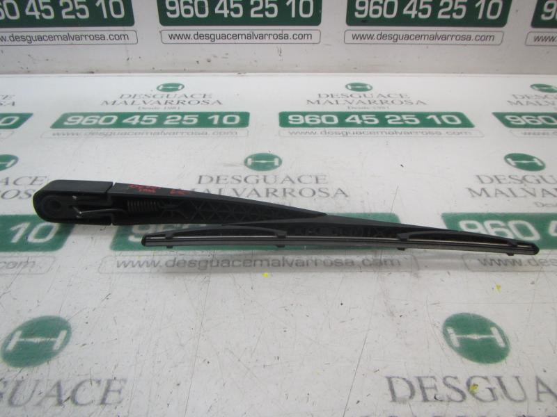 Recambio de brazo limpia trasero para kia cee´d sporty wagon active referencia OEM IAM 988111H000  