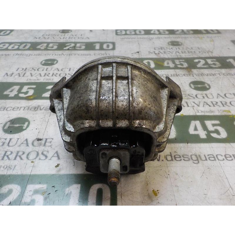 Recambio de soporte motor derecho para bmw serie 1 berlina (e81/e87) 118d referencia OEM IAM 22116768800  