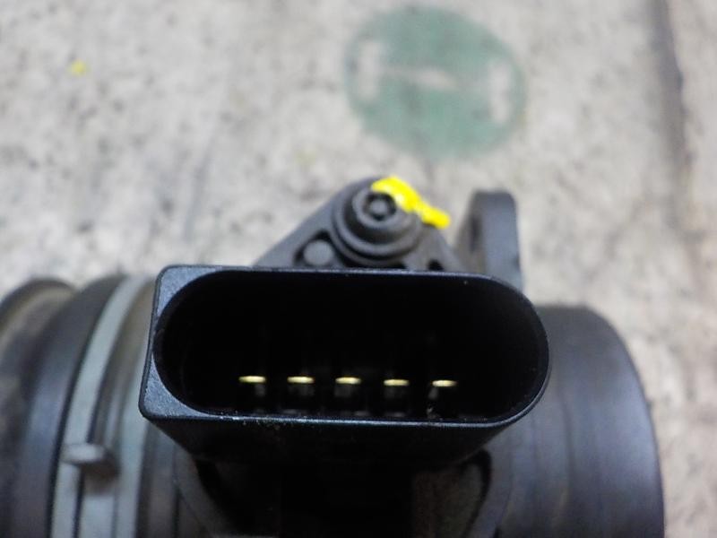 Recambio de caudalimetro para volkswagen polo (9n3) 1.4 tdi referencia OEM IAM 038906461B  