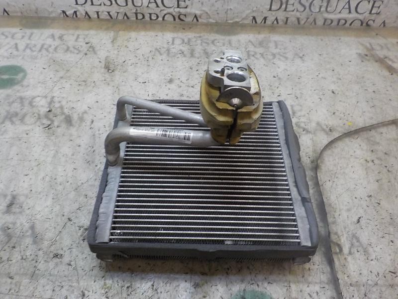 Recambio de evaporador aire acondicionado para volkswagen polo (9n3) 1.4 tdi referencia OEM IAM 6Q0820103D  