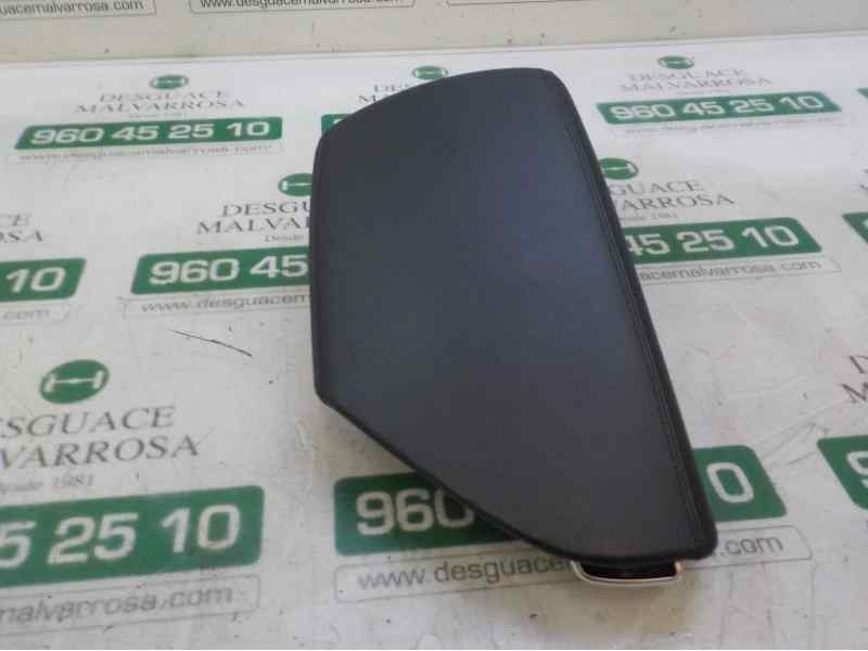 Recambio de apoyabrazos central para hyundai i40 cw 1.7 crdi cat referencia OEM IAM 846603Z000VGR  