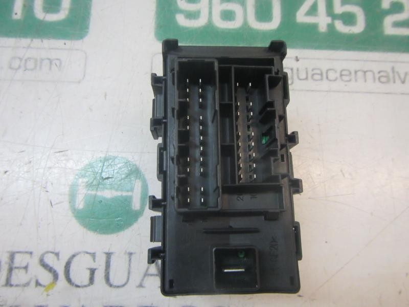 Recambio de caja reles / fusibles para kia cee´d sporty wagon active referencia OEM IAM  919510Q000 A11297D