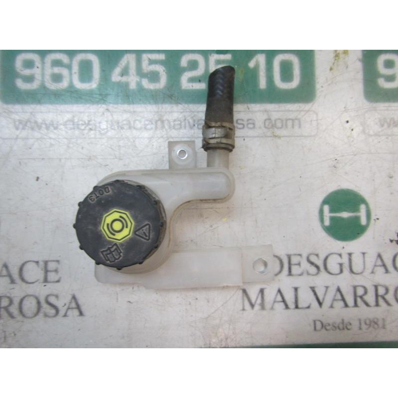 Recambio de deposito servo para mazda 2 lim. (de) 1.3 16v cat referencia OEM IAM DF7143550B  