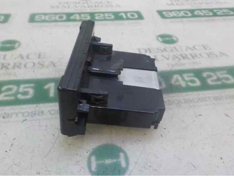 Recambio de pantalla multifuncion para volvo s40 berlina 1.6 diesel cat referencia OEM IAM   