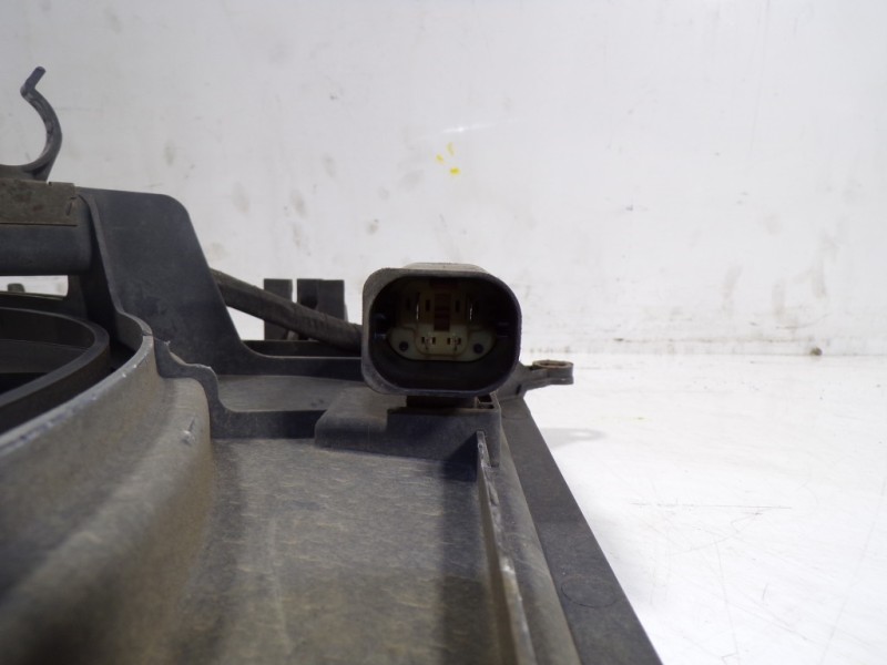 Recambio de electroventilador para mercedes-benz clase m (w164) 3.0 cdi cat referencia OEM IAM A1645000193  6726010002