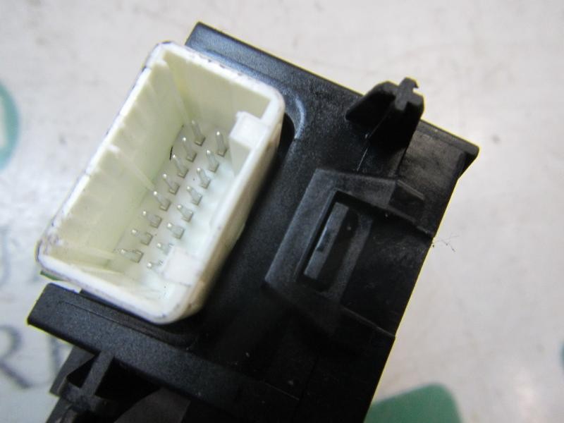 Recambio de mando limpia para mazda 2 lim. (de) 1.3 16v cat referencia OEM IAM DF7166128 DF7166128 