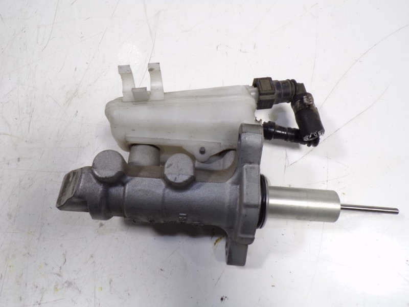 Recambio de bomba freno para renault zoe intens referencia OEM IAM 460115213R 0204720867 0204720867