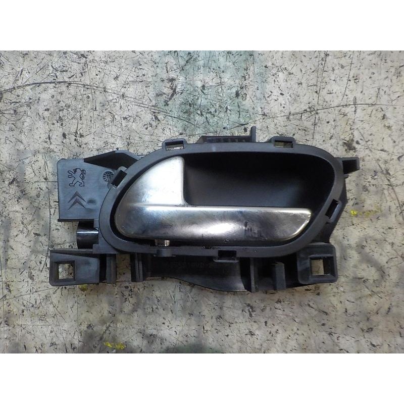 Recambio de maneta interior delantera izquierda para peugeot 207 1.6 16v hdi referencia OEM IAM   