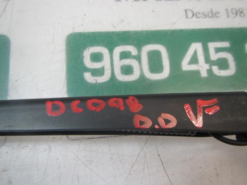 Recambio de brazo limpia delantero derecho para renault twingo authentique referencia OEM IAM   