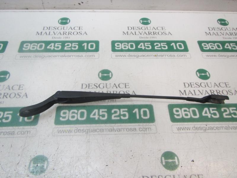 Recambio de brazo limpia delantero izquierdo para renault twingo authentique referencia OEM IAM   