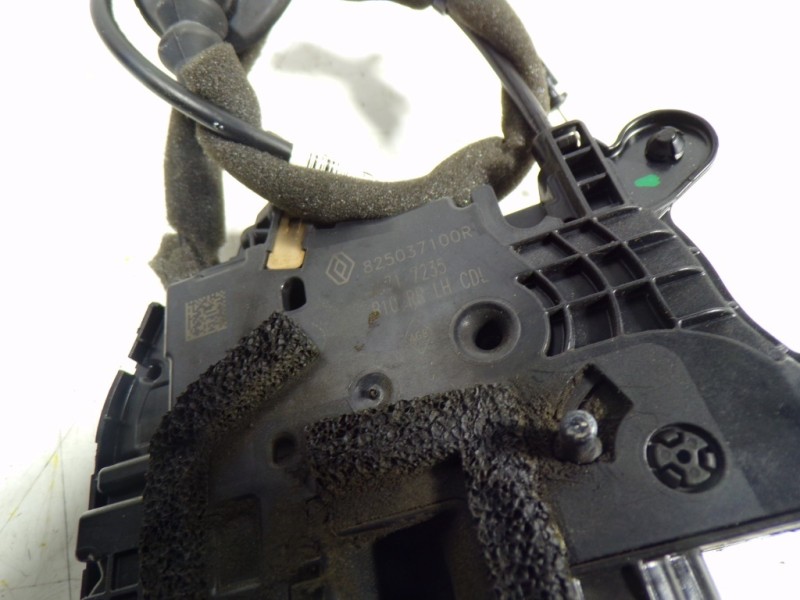 Recambio de cerradura puerta trasera izquierda para renault zoe intens referencia OEM IAM 825037100R 825037100R 