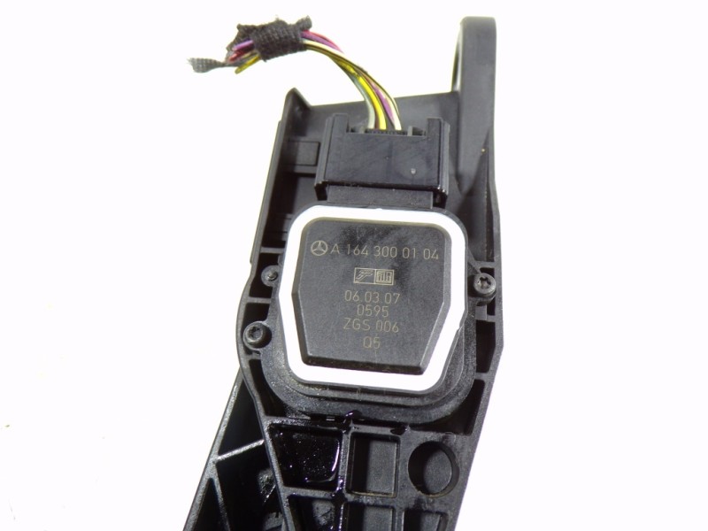 Recambio de potenciometro pedal para mercedes-benz clase m (w164) 3.0 cdi cat referencia OEM IAM A1643000004 A1643000104 