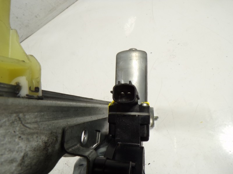 Recambio de elevalunas delantero derecho para renault zoe intens referencia OEM IAM 807206641R 128001472B 128001472B