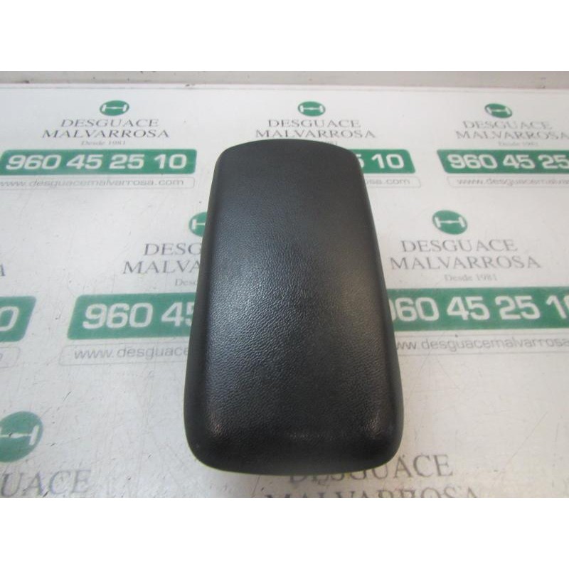 Recambio de apoyabrazos central para kia cee´d sporty wagon active referencia OEM IAM 846601H0000W  