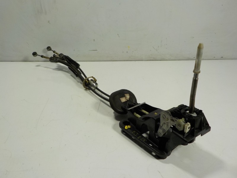 Recambio de palanca cambio para peugeot 208 1.6 blue-hdi fap referencia OEM IAM 9808161780 9808161780 1000533215