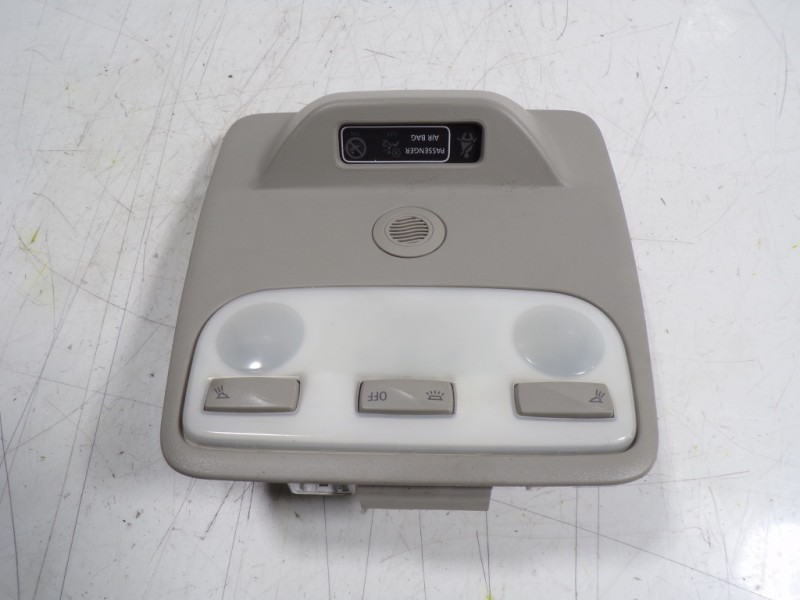 Recambio de piloto interior para renault zoe intens referencia OEM IAM 264300008R 283128032R 