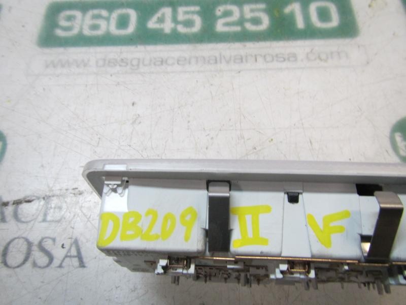 Recambio de piloto interior para opel insignia berlina edition referencia OEM IAM 13285095  