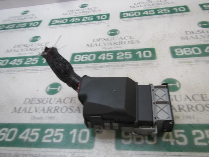 Recambio de caja reles / fusibles para opel insignia berlina edition referencia OEM IAM 13333479 13222786 