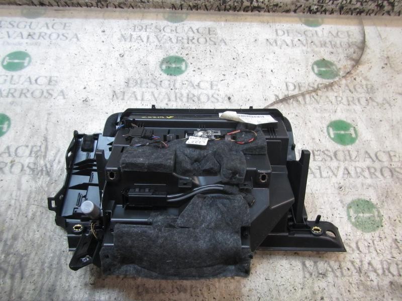 Recambio de guantera para audi a1 sportback (8xf) adrenalin referencia OEM IAM 8X18571044PK  