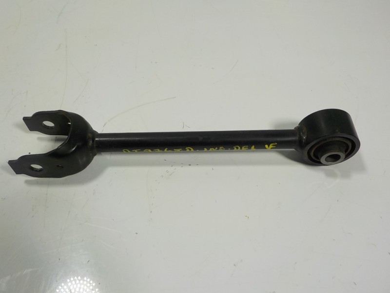 Recambio de brazo suspension inferior trasero derecho para toyota rav4 hybrid fwd referencia OEM IAM 4871042040  