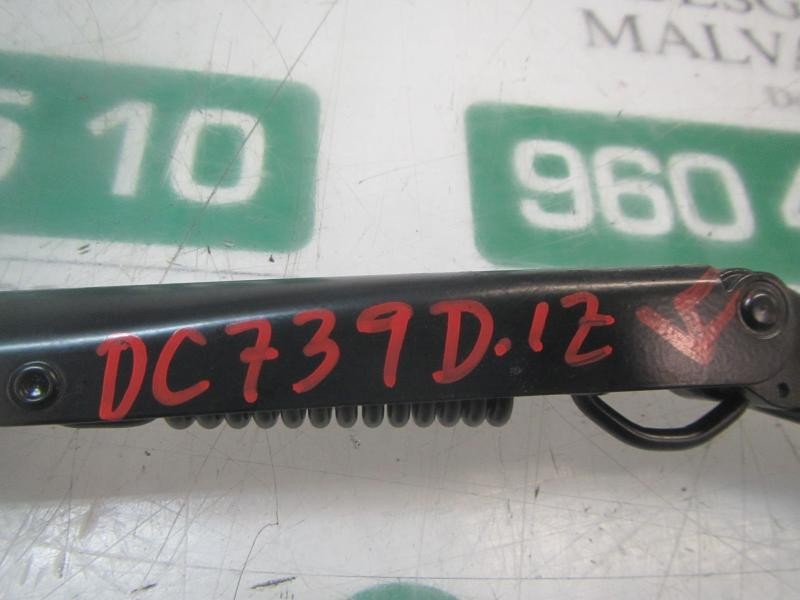 Recambio de brazo limpia delantero izquierdo para toyota corolla hybrid referencia OEM IAM 8522102410  