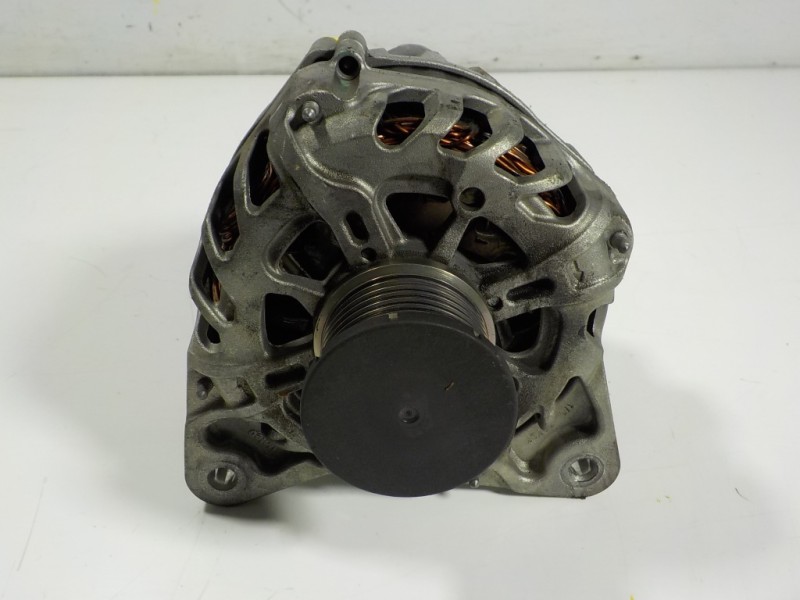 Recambio de alternador para renault captur 1.2 tce energy referencia OEM IAM 231006677R 231006677R TG12S272