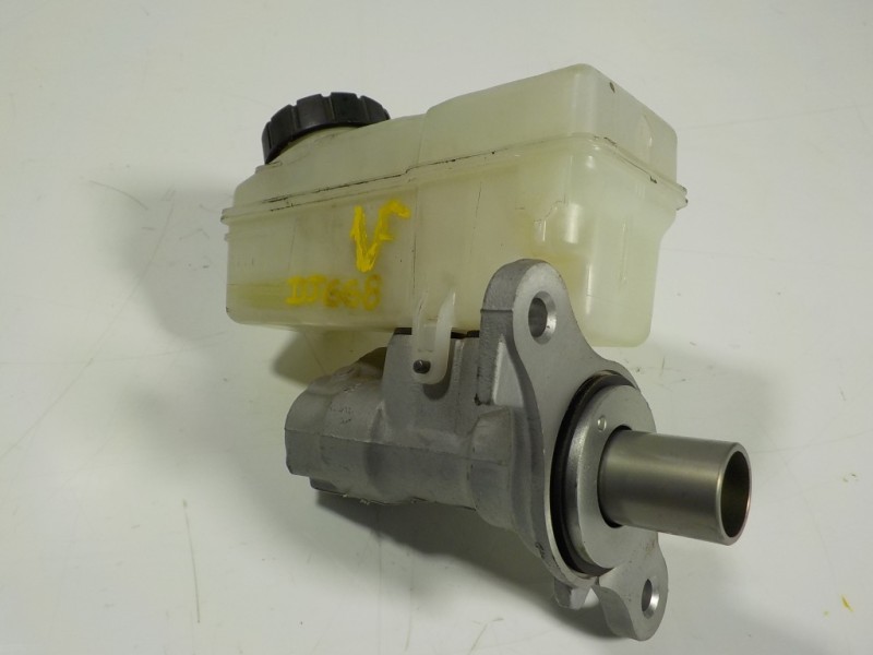 Recambio de bomba freno para renault captur 1.2 tce energy referencia OEM IAM 460119686R  