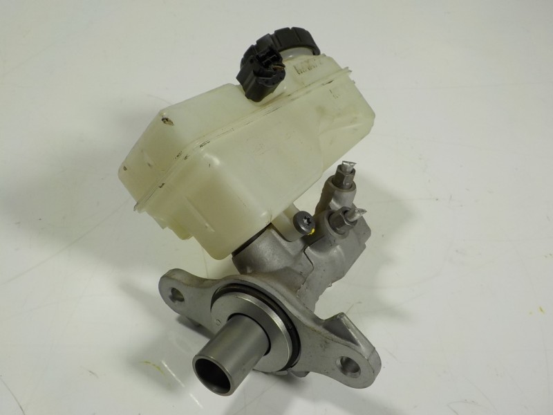 Recambio de bomba freno para renault captur 1.2 tce energy referencia OEM IAM 460119686R  