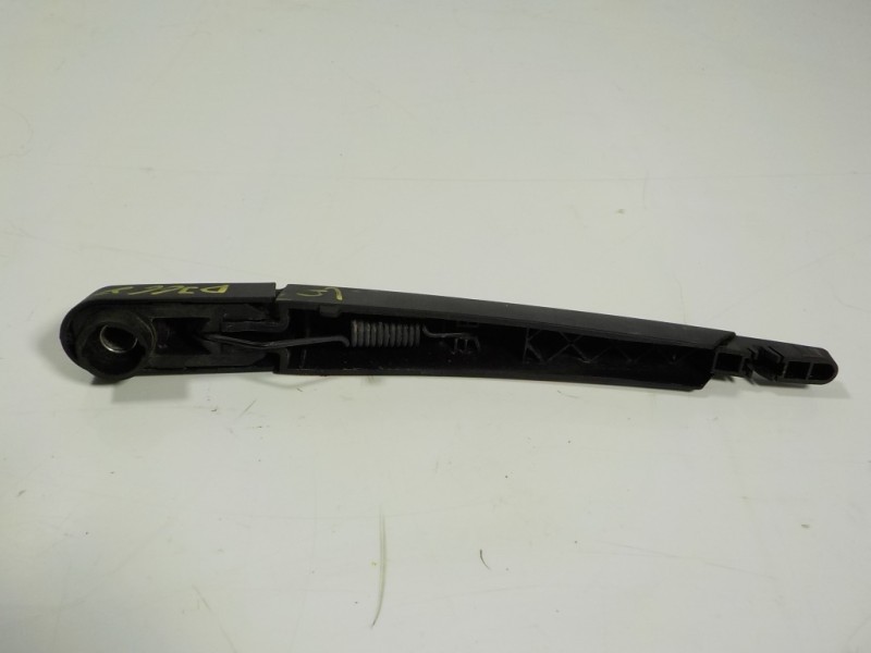 Recambio de brazo limpia trasero para renault captur 1.2 tce energy referencia OEM IAM 287815304R  