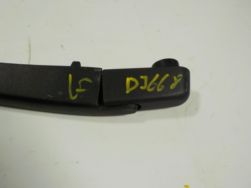 Recambio de brazo limpia trasero para renault captur 1.2 tce energy referencia OEM IAM 287815304R  