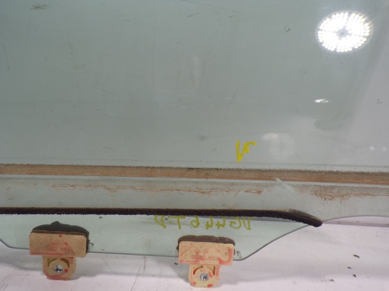 Recambio de cristal puerta trasero derecho para renault koleos 2.0 dci diesel fap referencia OEM IAM 823001644R  