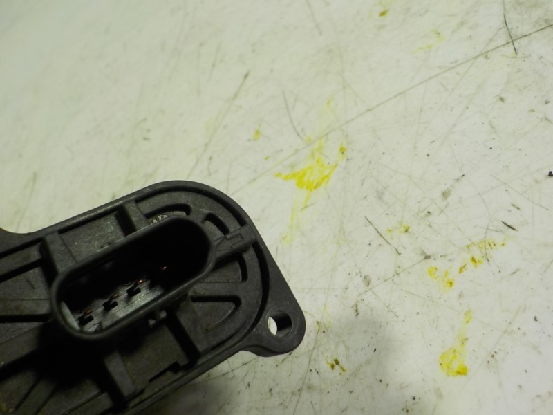 Recambio de caudalimetro para bmw serie 3 lim. (f30) 1.5 12v referencia OEM IAM  7602038 