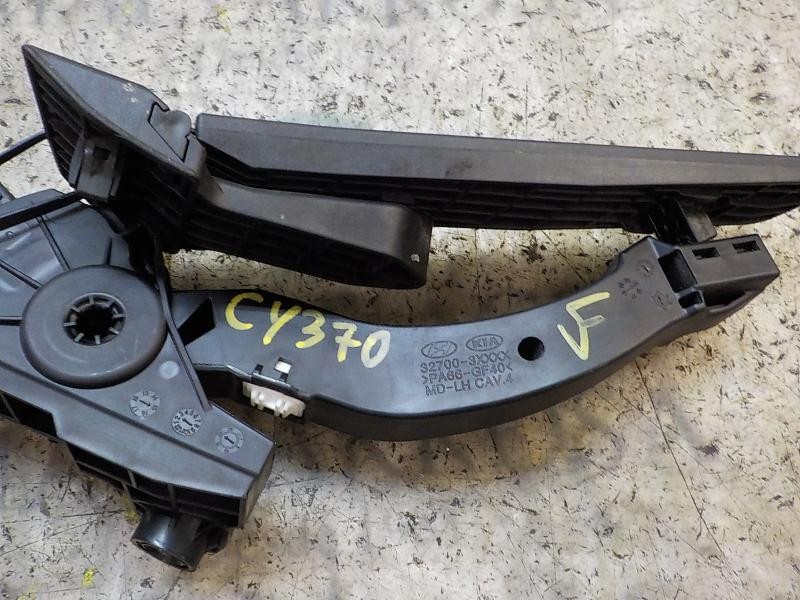 Recambio de potenciometro pedal para kia pro_cee´d ( ) 1.4 cat referencia OEM IAM 32700A6100  