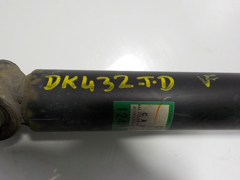 Recambio de amortiguador trasero derecho para lexus is 300h referencia OEM IAM 4853080669 4853053340 