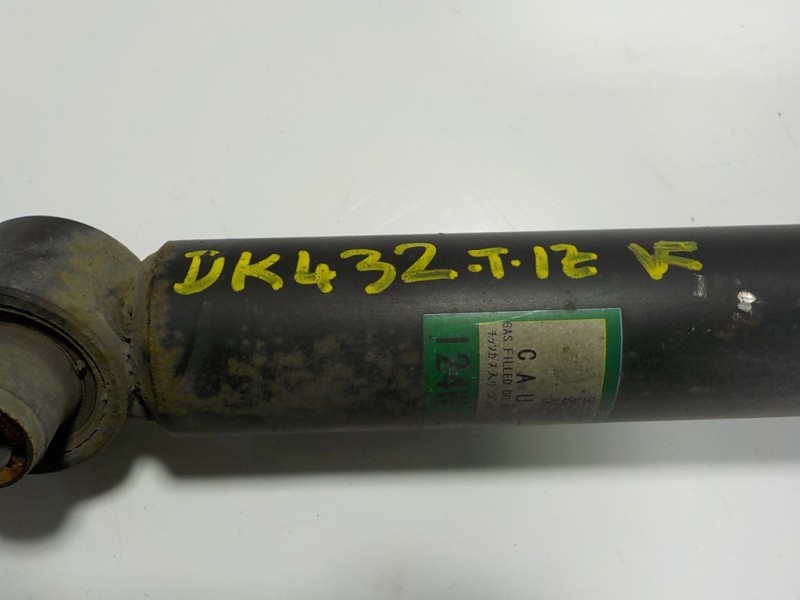 Recambio de amortiguador trasero izquierdo para lexus is 300h referencia OEM IAM 4853080669 4853053340 