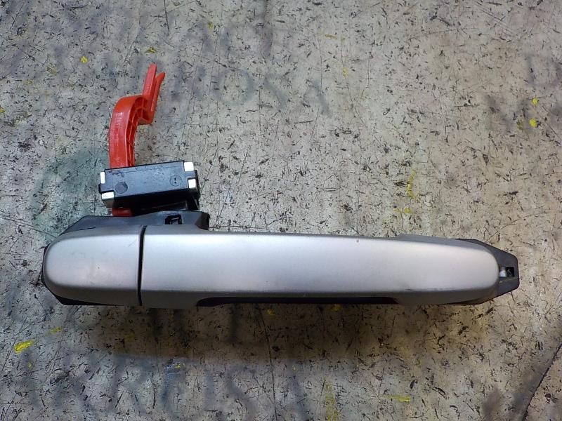 Recambio de maneta exterior trasera derecha para toyota yaris 1.4 turbodiesel cat referencia OEM IAM 692110D901  