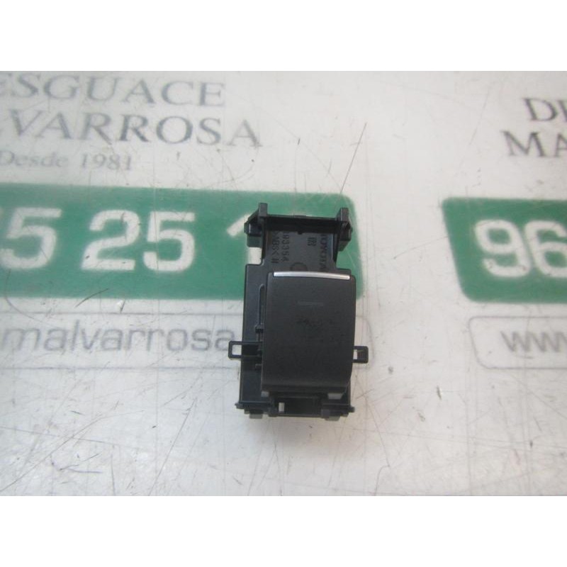 Recambio de mando elevalunas delantero derecho para toyota corolla hybrid referencia OEM IAM 8481002250  