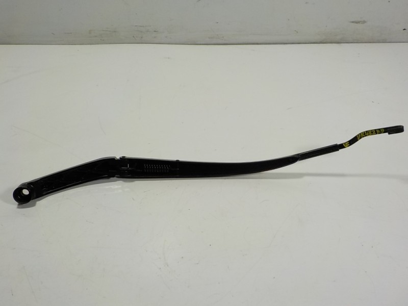 Recambio de brazo limpia delantero derecho para lexus is 300h referencia OEM IAM 8521153120  